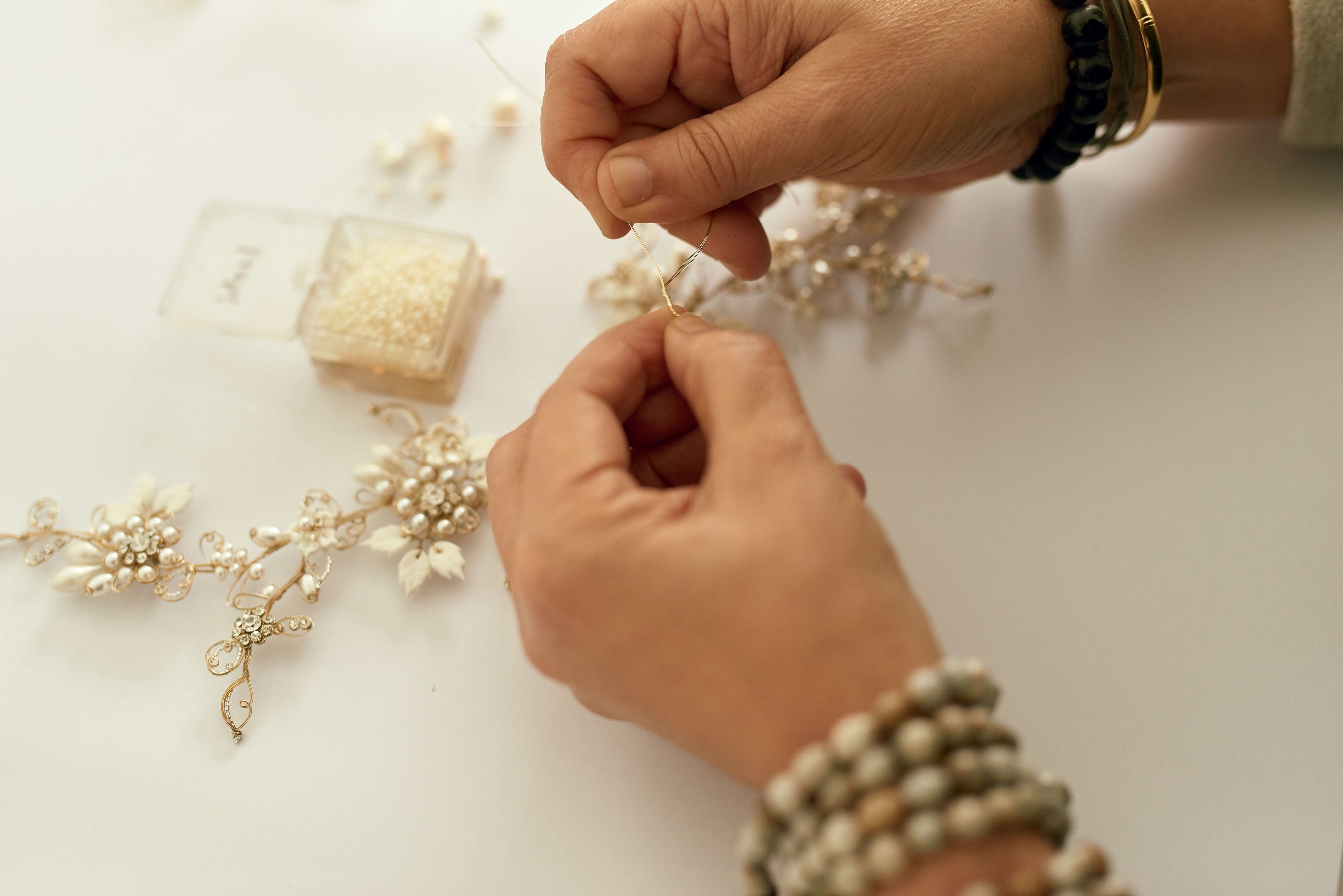 ¿Por qué elegir joyería artesanal? Elegancia y originalidad en cada pieza